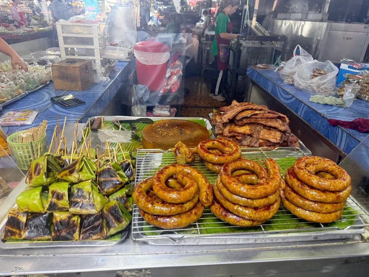 กาดชุมชนแม่เหียะ 4