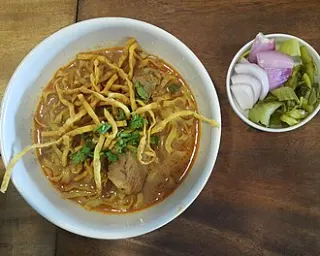 แกงฮังเล · น้ำพริกหนุ่ม